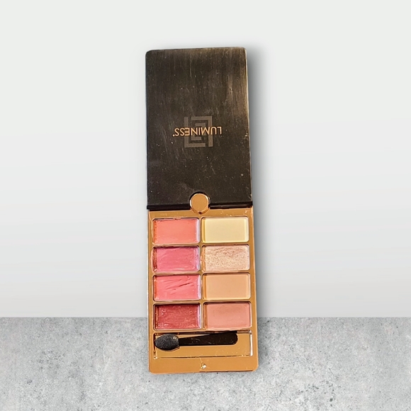 Luminous Air Icon Pro Multi-Speed Airbrush System & Airbrush Cosmetics - Picture 10 of 11